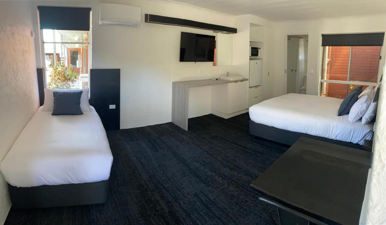 Railway Motel מירטלפורד מראה חיצוני תמונה