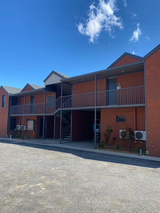 Railway Motel מירטלפורד מראה חיצוני תמונה