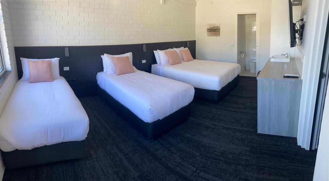 Railway Motel מירטלפורד מראה חיצוני תמונה