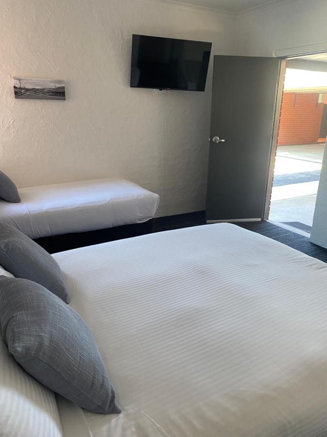 Railway Motel מירטלפורד מראה חיצוני תמונה